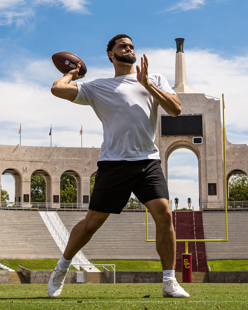 USC Football ✌️ tweet media