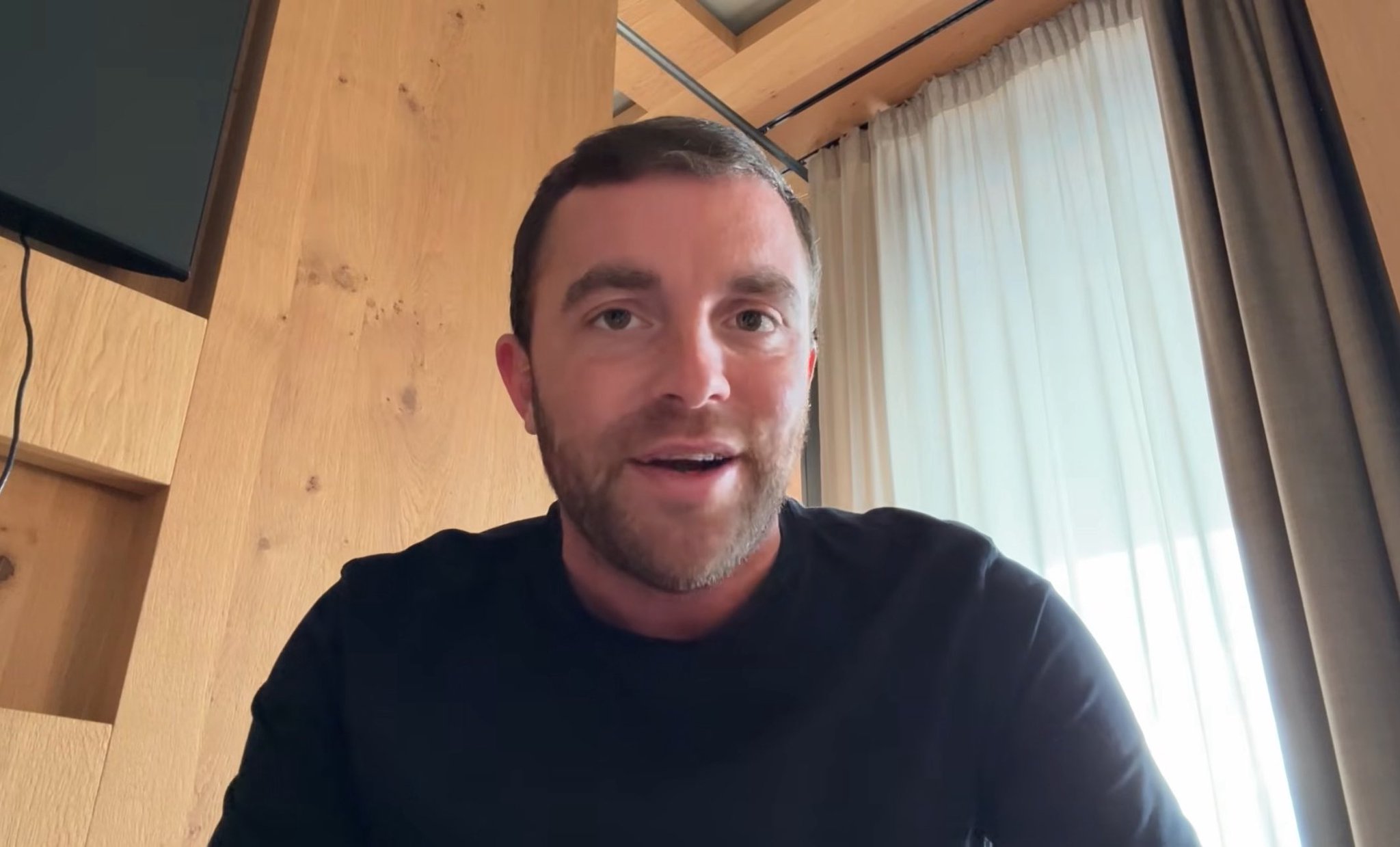 توتنهام يتحرك فورًا لحسم ملف دي زيربي وخيارات بديلة مطروحة! كشف الصحفي الموثوق فابريزيو رومانو أن نادي توتنهام هوتسبير يكثف جهوده لإقناع المدرب الإيطالي روبيرتو دي زيربي بتولي القيادة الفنية للفريق بشكل فوري، بدلًا من الانتظار حتى فترة الانتقالات الصيفية 