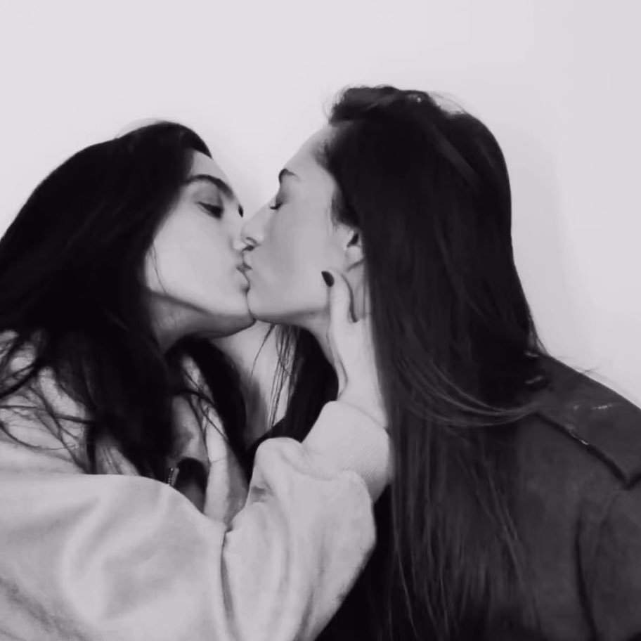 𝒜𝓁𝑒 tweet media