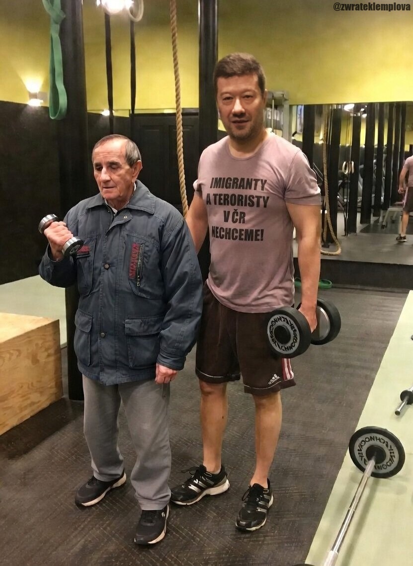 Jana "Dezinfo" tweet media