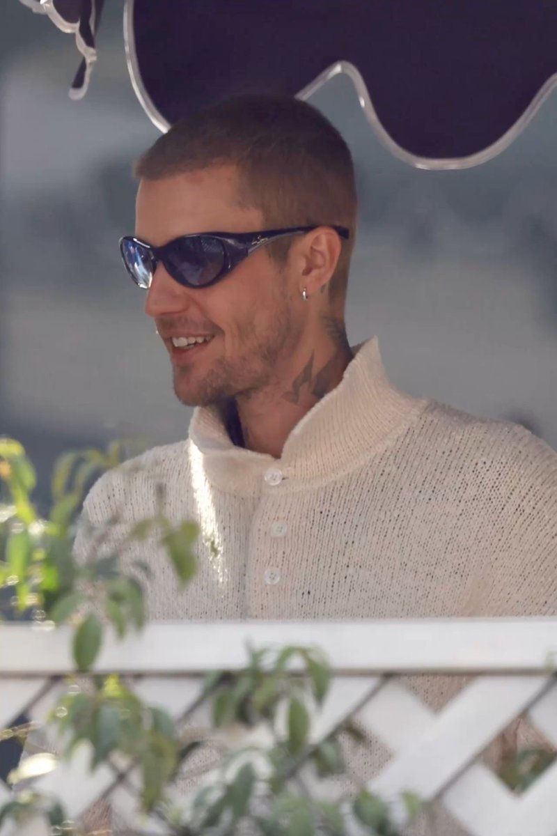 Justin Bieber Dumps tweet media