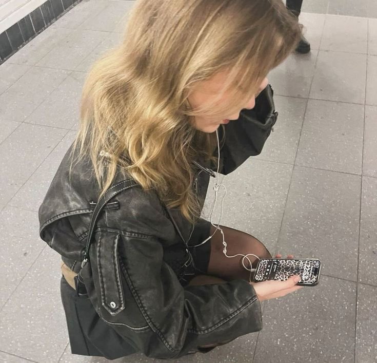 liz | sirius version ⚢ 🪼 tweet media