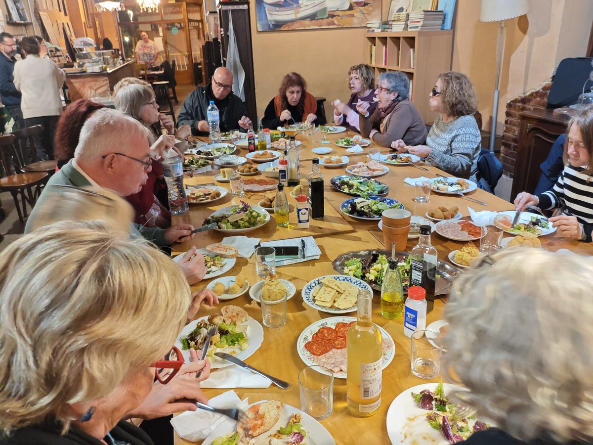 cafefilosofic tweet media