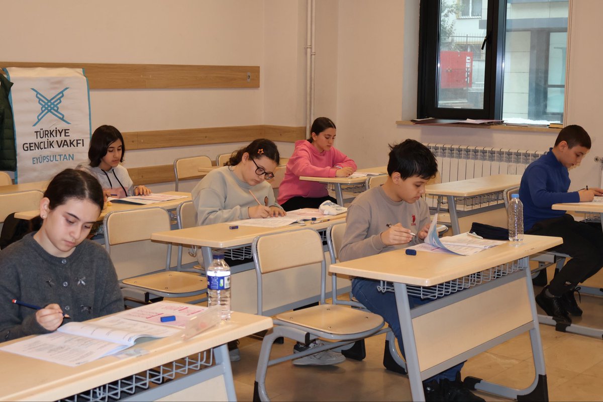 zaferkaramagara's tweet photo. 81 il, 605 ilçe ve 358.485 genç ile Türkiye’nin dört bir yanında Kitap Kurtları’nın gücü hissediliyor.

Okuyan, araştıran ve bilgiyle güçlenen tüm genç kardeşlerime gönülden başarılar diliyorum.

#KitapKurtlarıYarışıyor https://t.co/UwsHRwfnLC