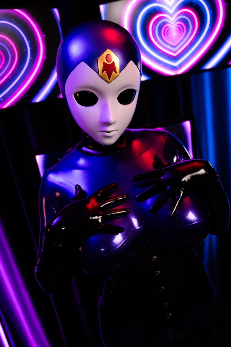 HOLLY DOLL tweet media