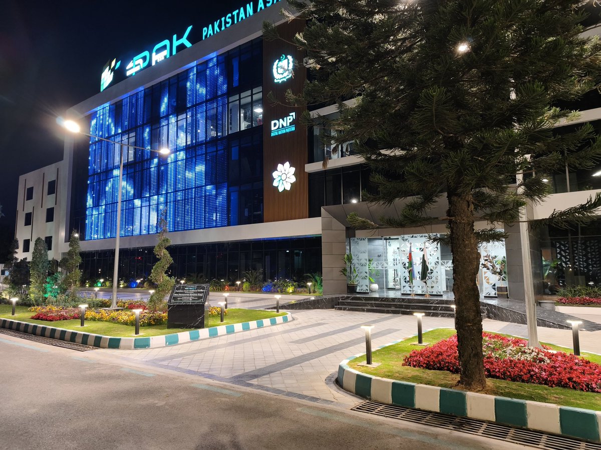 Zubair Naeem Paracha tweet media