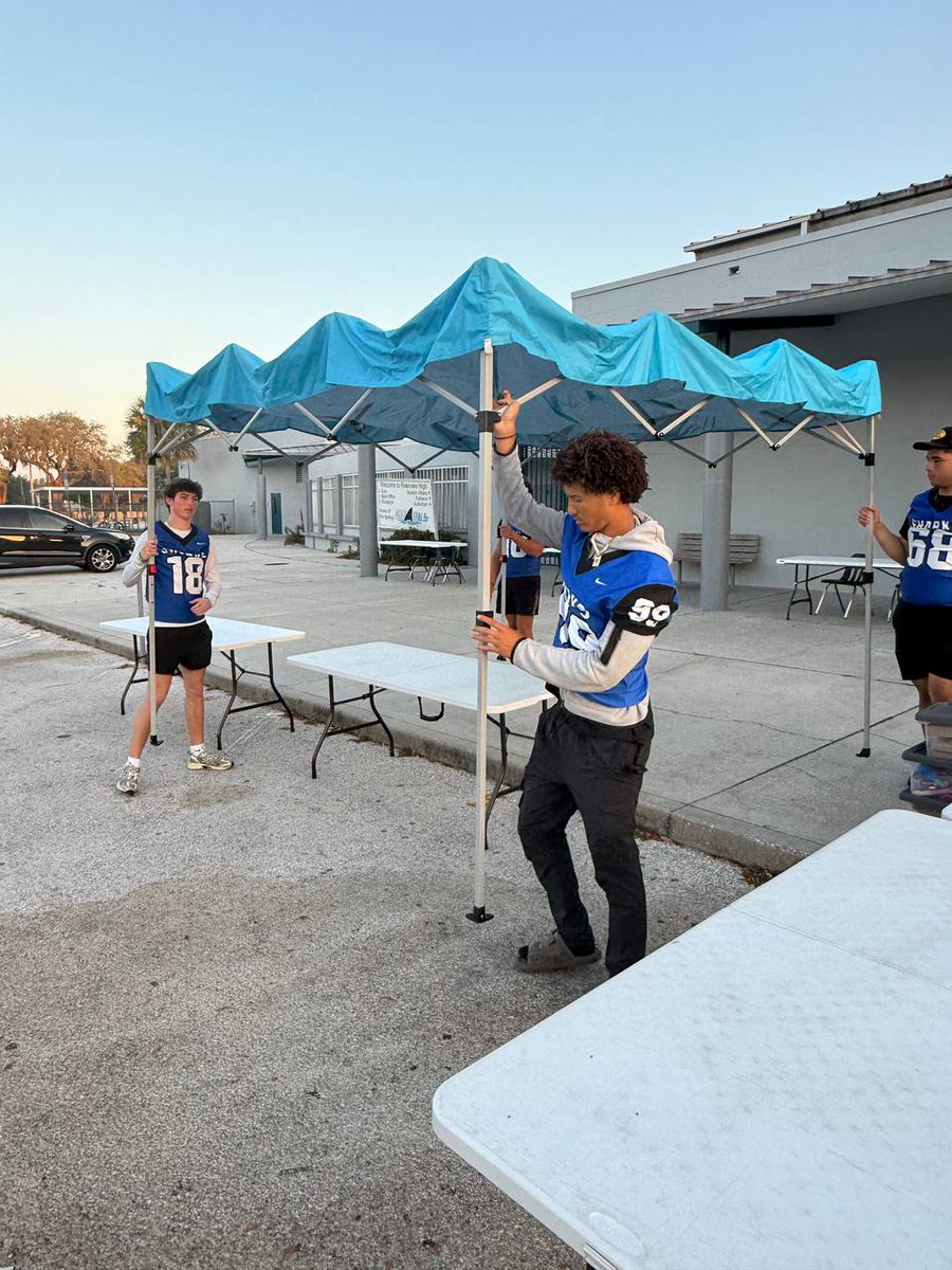 TRod63's tweet image. Our players showed up to support the HYPE Communtiy Market @ RVHS yesterday. There were 66 vendors &amp;amp; the boys helped them get setup.

#AttackAs1
#CountOnMe