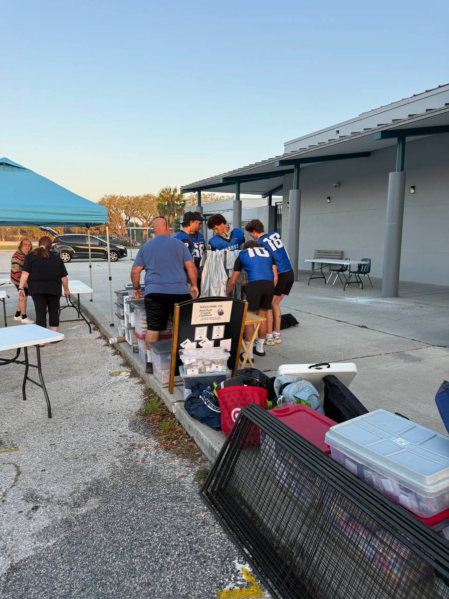 TRod63's tweet image. Our players showed up to support the HYPE Communtiy Market @ RVHS yesterday. There were 66 vendors &amp;amp; the boys helped them get setup.

#AttackAs1
#CountOnMe