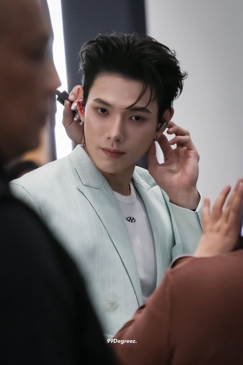 𝟵𝟵𝘿𝙚𝙜𝙧𝙚𝙚𝙯. tweet media