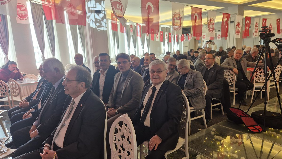 Demokrat Parti Konya İl Kongresi’ne, İl Başkan Yardımcımız Mehmet Solak ve Selçuklu İlçe Başkanımız Tuncer Yıldırım ile birlikte katılım sağladık.

Başta Genel Başkan Sayın Gültekin Uysal olmak üzere, yapılan kongrede göreve seçilen Sayın Mehmet Ali Yavuz ve tüm Demokrat Parti