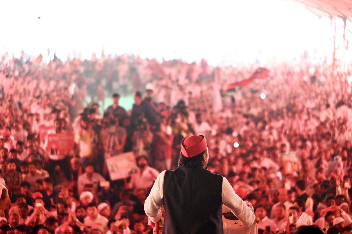 samajwadiparty's tweet photo. "ये केवल रैली नहीं है, लोगों की पुकार है कि भारतीय जनता पार्टी सत्ता से हटे। नोएडा ने ही परिवर्तन कर दिया था 2011 में।”

- माननीय राष्ट्रीय अध्यक्ष श्री अखिलेश यादव जी, दादरी https://t.co/TANI3ELcI5