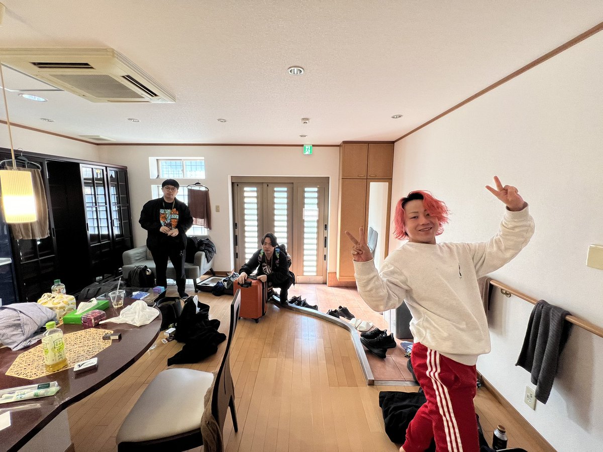 ガースー tweet media