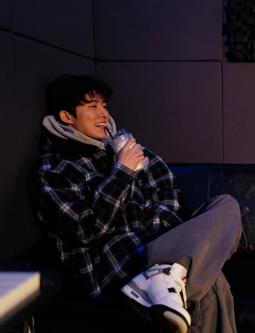 USE ' HEY / ✉️ ' - ENGLISH ONLY tweet media