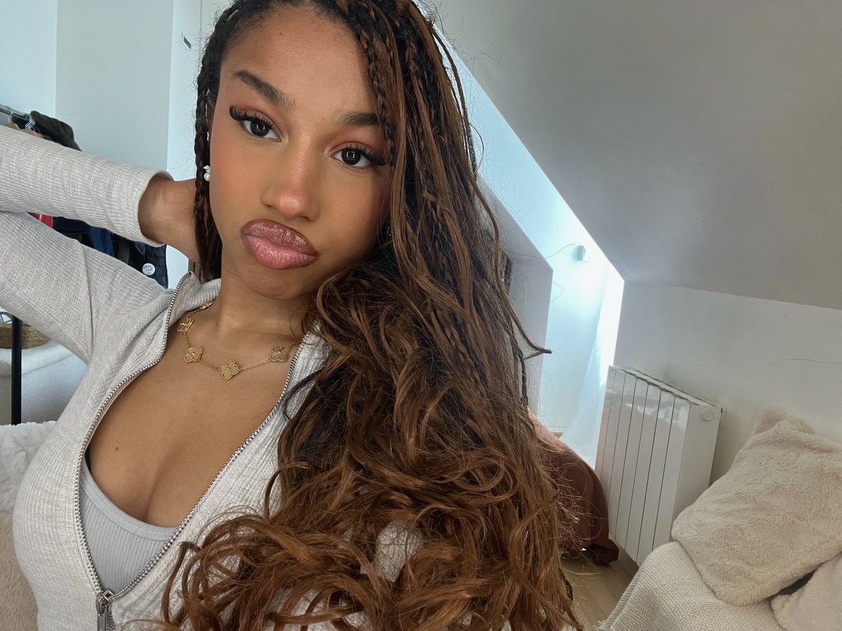 vanessacrossou1's tweet photo. ginger me 🧡 https://t.co/XZX8yiXfKw