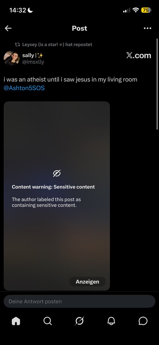 Mia is seeing 5sos tweet media