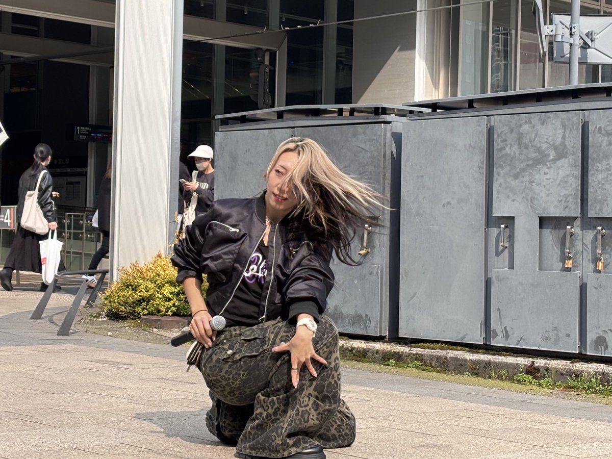 gsm1jW3S6ulvgzC's tweet photo. 富山駅南口駅前広場にて
@n_as_0109 ステージ
初めてお会いしたのも富山駅前でした…2021年4月25日
#富山駅前路上ライブ
#Asuk@ https://t.co/PrjKfviC1q