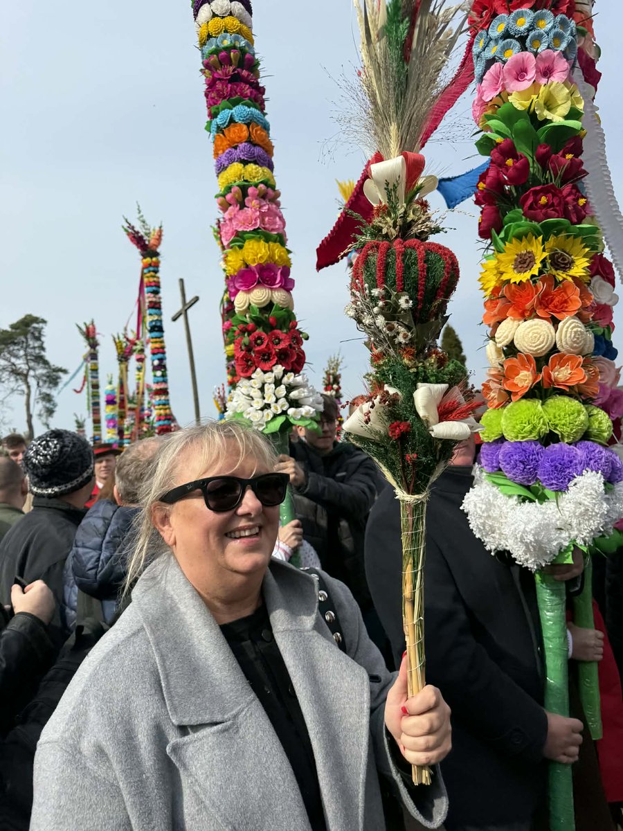 beatarusinowska's tweet photo. #NiedzielaPalmowa w najbarwniejszej miejscowości w Polsce #Łyse 🥰 https://t.co/OoKaFkojaB