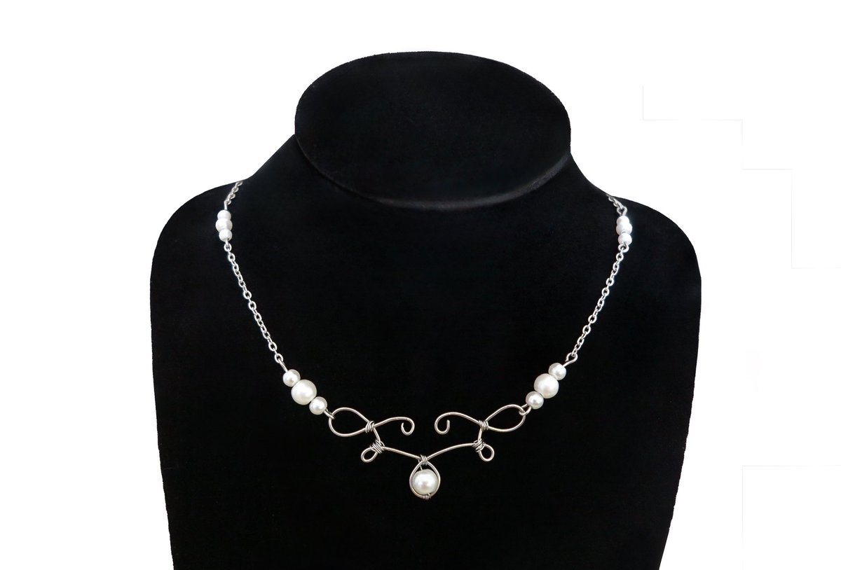 C0SMICDUSTS's tweet image. 𖤓 good morning!!! 𖤓 

mutual aid request to help with overdue bills. you can shop my art in my bio or dm me for commissions. 

please share! it only takes a second. im disabled and struggling.

goal // $200 ($160 bill &amp;amp; rest will go to gas 🥲❤️‍🩹)

#crowdfund #mutualaid #disabled