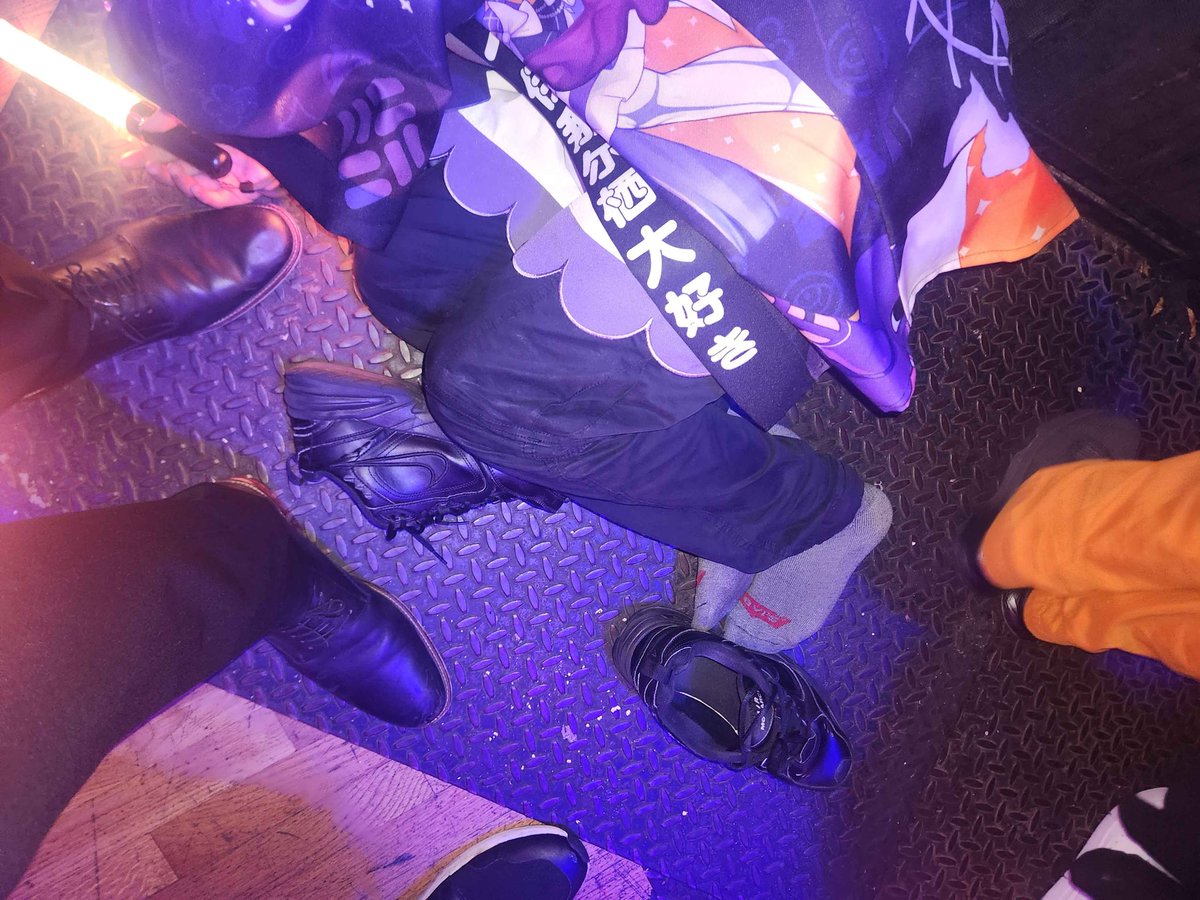 DefintelyNotJoh's tweet photo. Day 2 Today decided to throw its toughest battles at me, no voice, no energy, not setup for success..
Despite the suboptimal situation, outcome remained the same

Me at the barricade giving my soul and everything left to my 2 Myth oshis on stage
 #TakoTori1stConcert #DrawnToDawn https://t.co/GXMnWbF3uq