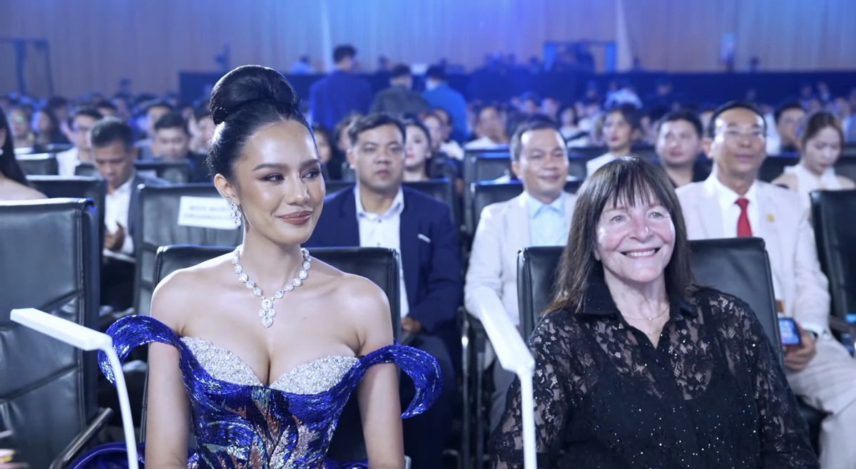 OpalfansTH's tweet image. เป็นแก้วเป็นแสงให้ไทยแลนด์มากค่ะ 

#โอปอลสุชาตา #OpalSuchata #Missworld2025
