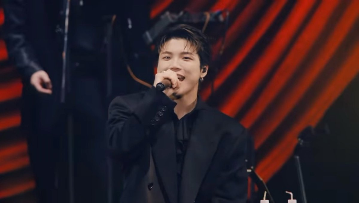 なしこ tweet media