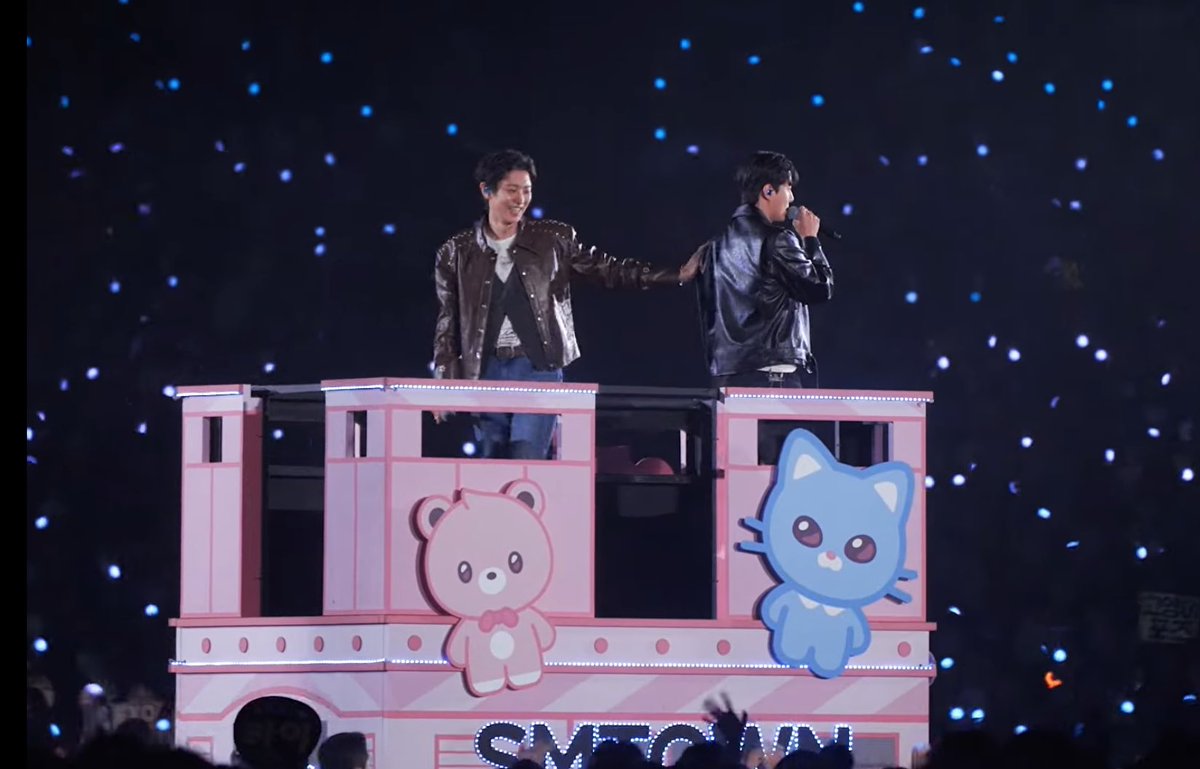 elise🐤👑 tweet media