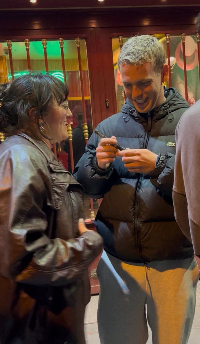 𝐢𝐬𝐚𝐚 tweet media