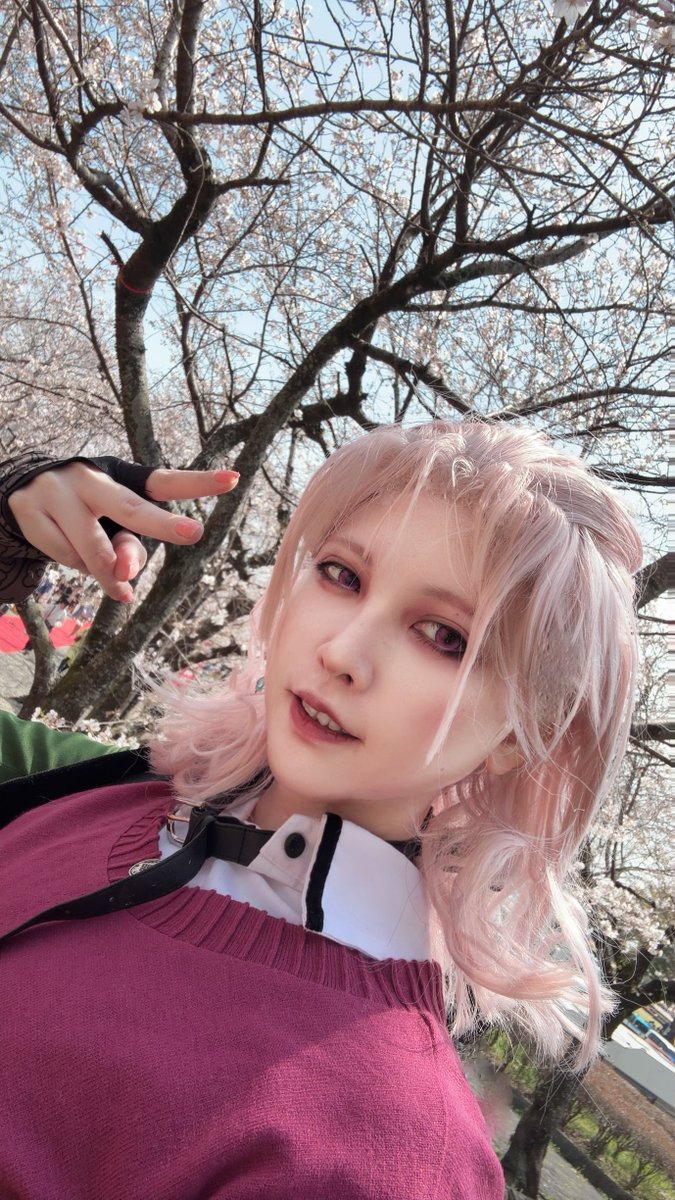 xxxxmaxxxru's tweet photo. ⚠️コス注意⚠️

３年ぶりの雲くんしてきた〜😘
そんで、今年初コス✌️

桜綺麗だし
カツは美味しかったし最高でした✨
ぱぎょさんゆづきさんありがとうございました〜😘
（尻尾もメイク道具一部もカラコンも間違えた上に集合予告時間1時間も遅れるしマジでぽんこつすぎた） https://t.co/lgBLdMOiKH