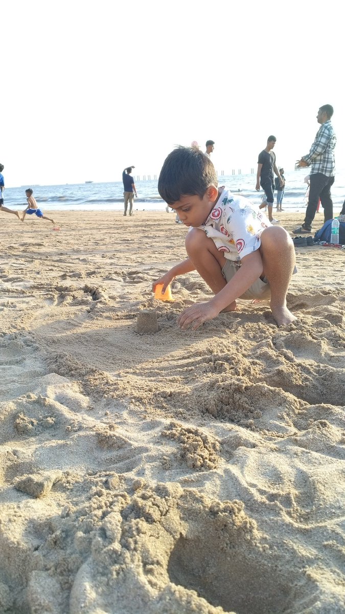 MittalGadda's tweet photo. Hello twitter! #Sundaying https://t.co/9vPPeJfspa