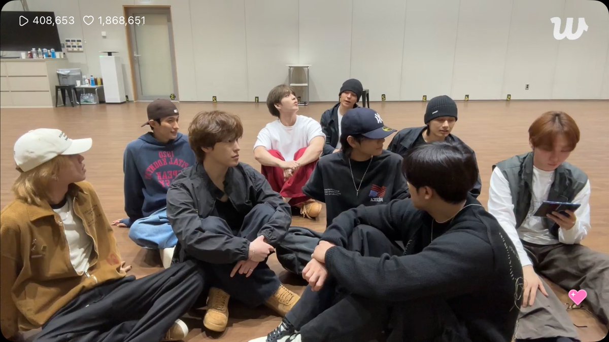 델루지 tweet media