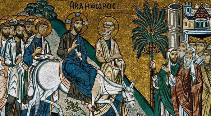 #DomingodeRamos.

Después de haber conmemorado la entrada de #Jesús en Jerusalén, las lecturas de la misa se centran en la Pasión del Señor, ejemplo de una vida sumisa a la voluntad del Padre.

Nosotros lo aclamaremos diciendo: «#Jesucristo es #Señor, para gloria de #Dios Padre».