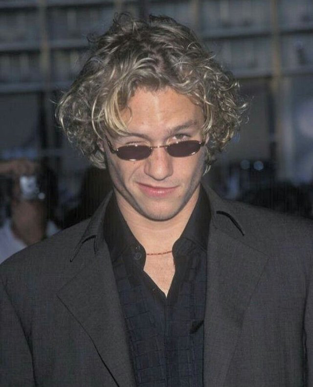 TheCinesthetic's tweet photo. Heath Ledger at ‘The Patriot’ World Premiere, 2000. https://t.co/UGH73oGPDY