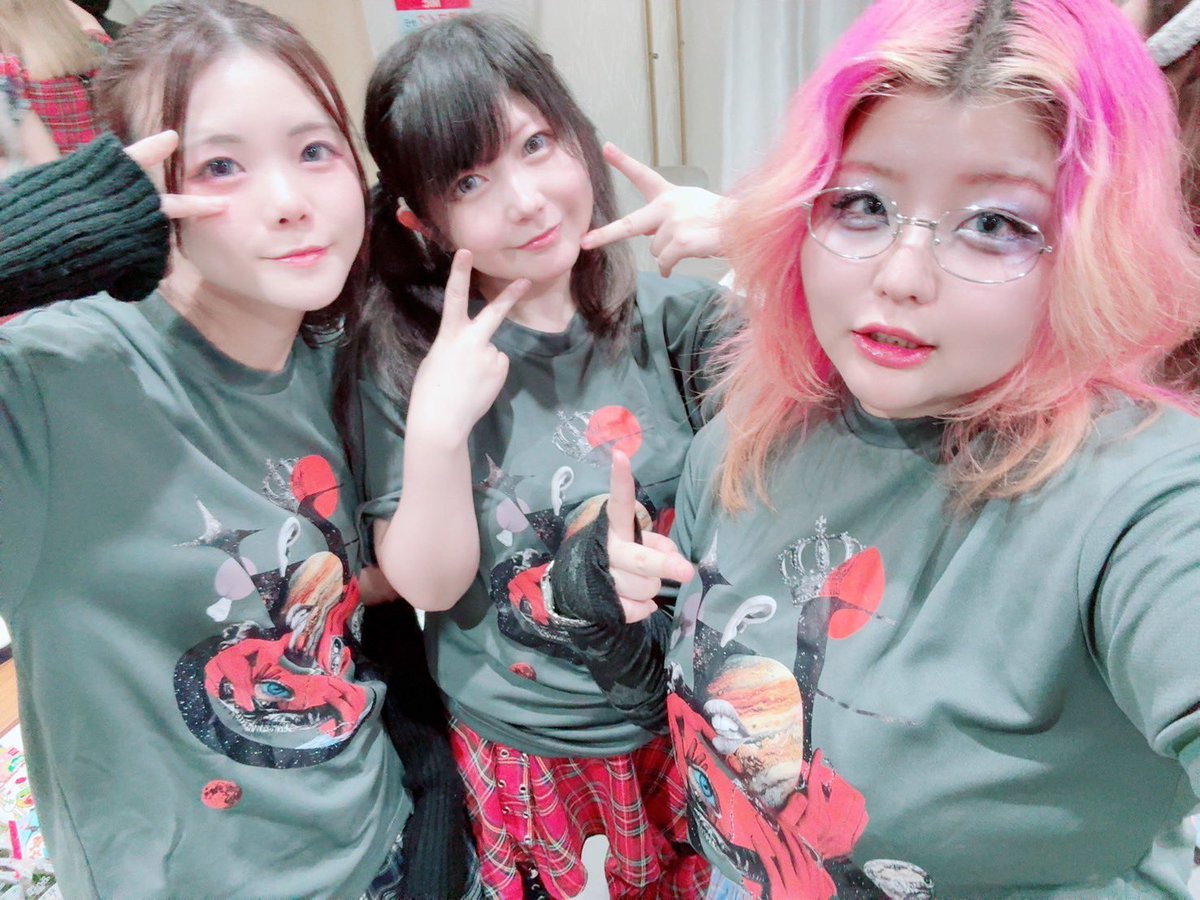 今日はカンロヂとしてライブに出ました！！
日々精進あるのみ😖
つぎは4月2日！！さやま🍙のお祝いだ🍙🍙🍙
