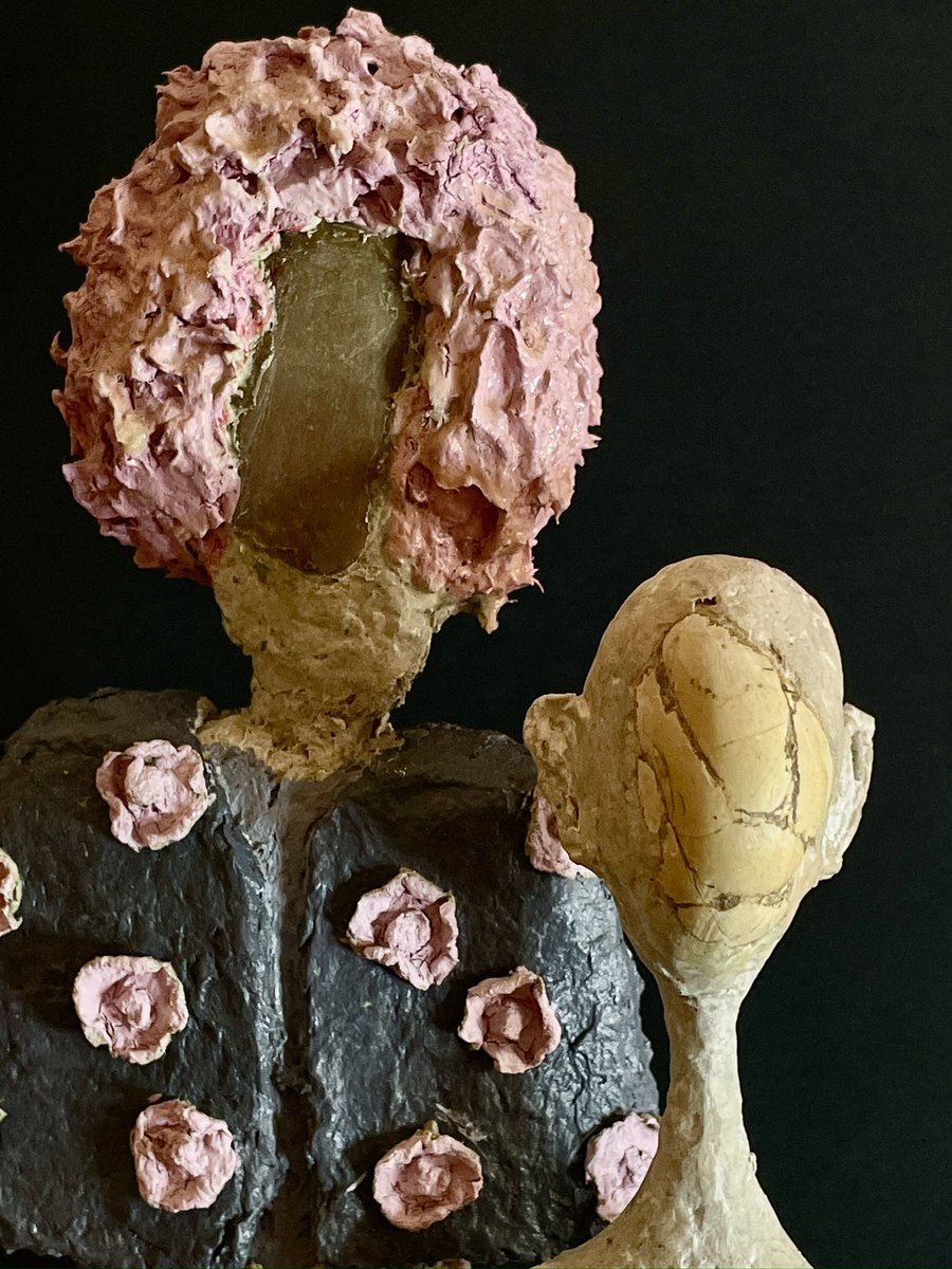 bitaanvari's tweet photo. https://t.co/2RyFQIFfP5
Souvenir photo
Even a simple egg carton can become a lasting papier-mรขchรฉ sculpture.
The โSilentโ collection shows a world of stone-faced people, where beauty has taken on a new meaning.
#objctcom #bitaart https://t.co/uJAyprpSYI