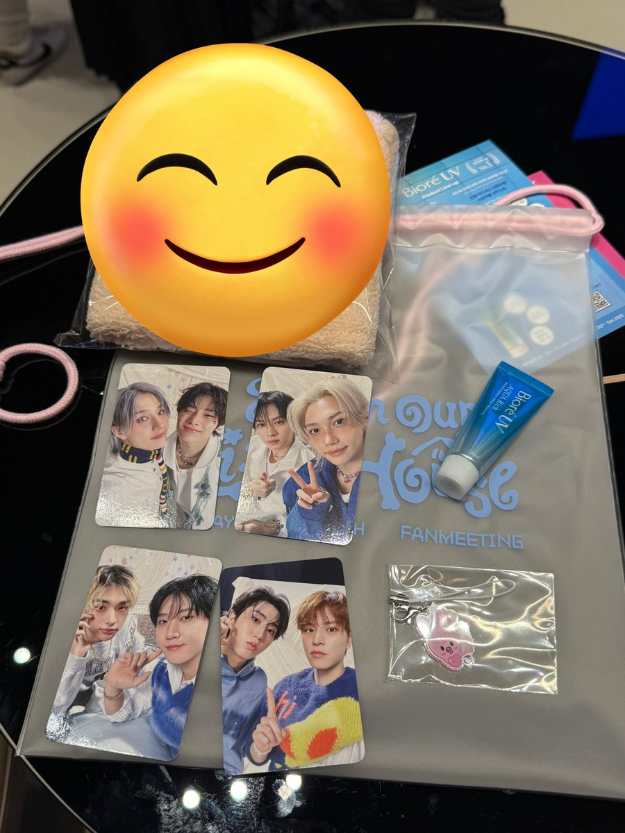 sunshine_kittyy's tweet photo. Straykids SKZ fanmeeting stay zone
스트레이키즈 스키즈 콘서트 입장 특전 기프트 스테이존 포카 양도 판매

3/29 Day2
OT4 full set(towel❌)-10.0

DM / https://t.co/ktgkw99OLU
🩵Deliver tomorrow

WTS Bangchan Leeknow Changbin Hyunjin Han Felix Seungmin I.N photocard pc phoca poca gift https://t.co/XHdU1LtGfG