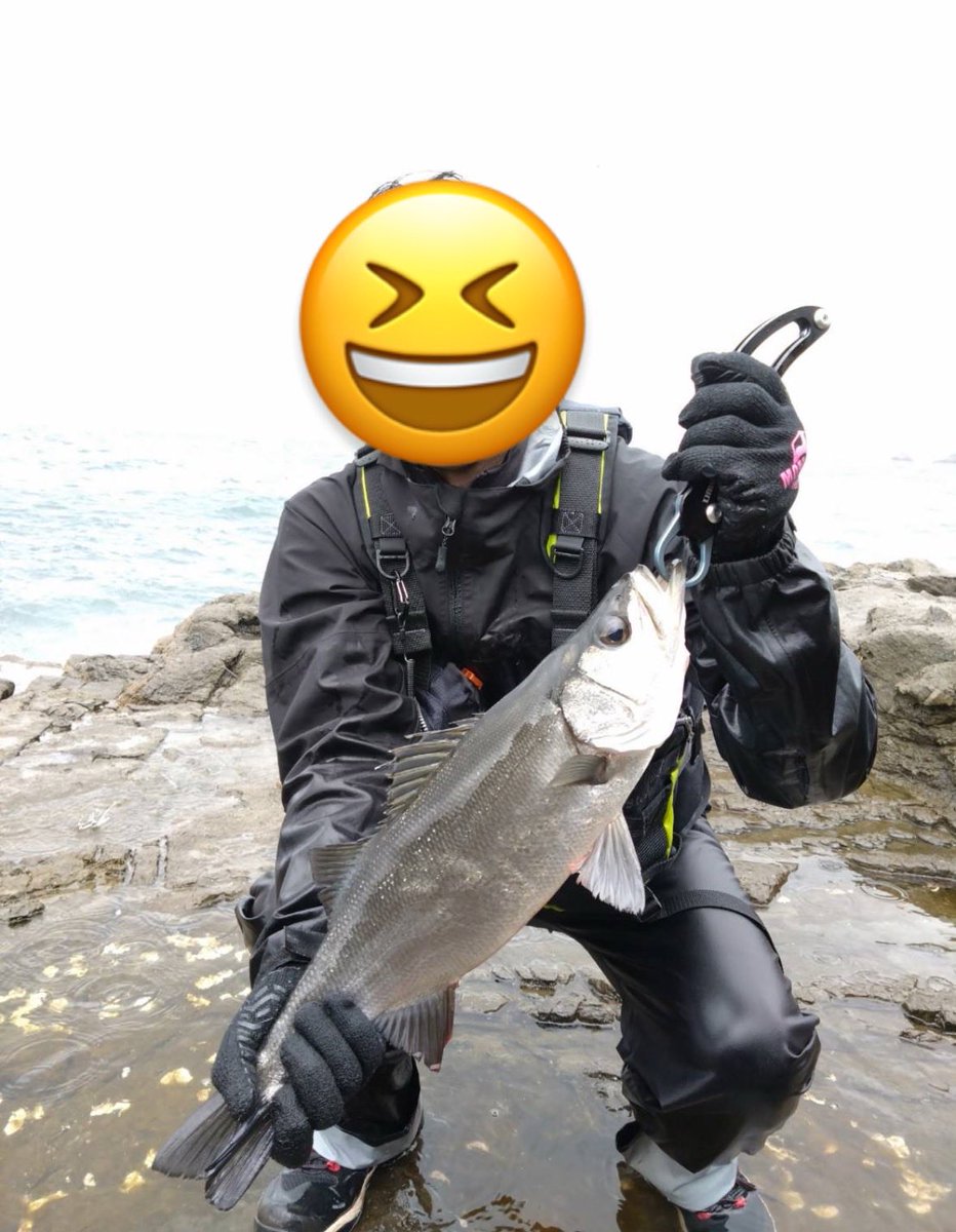 lotsway_onefish's tweet photo. 釣れる魚種が豊富なことも磯に行く大きなメリットです！離島では普段なかなか釣ることのできないヒラスズキやハタ類なども狙うことができます！
今回はあまりメインで狙うことがなかったのですが、無事ヒラスズキとキジハタもキャッチできました！ https://t.co/ILMCJcFzIp