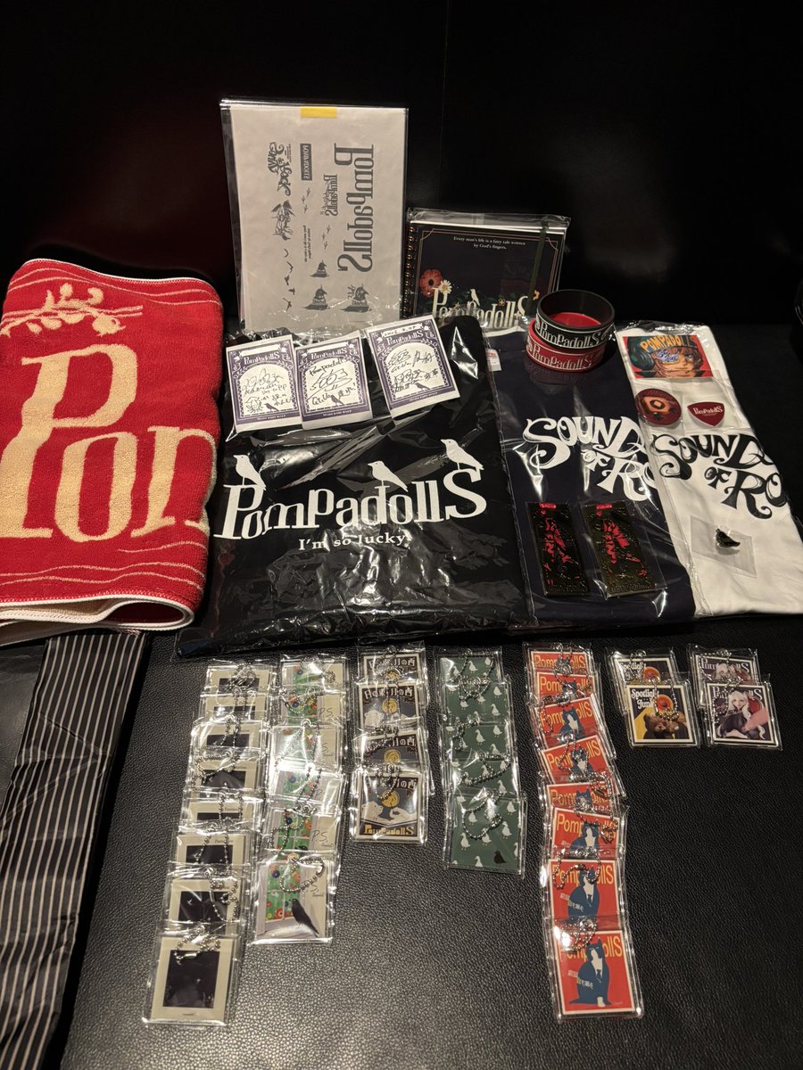 4cho_me_kosato's tweet image. 🐦‍⬛🐦‍⬛🐦‍⬛🐦‍⬛🐦‍⬛🐦‍⬛🐦‍⬛

 #PompadollS 

 #SOUND OF ROCK

🧸🧸🧸🧸🧸🧸🧸

※パーカーワンポイントは
　嫁ちゃんに発注しました
　ピーちゃん赤ずきんを加工