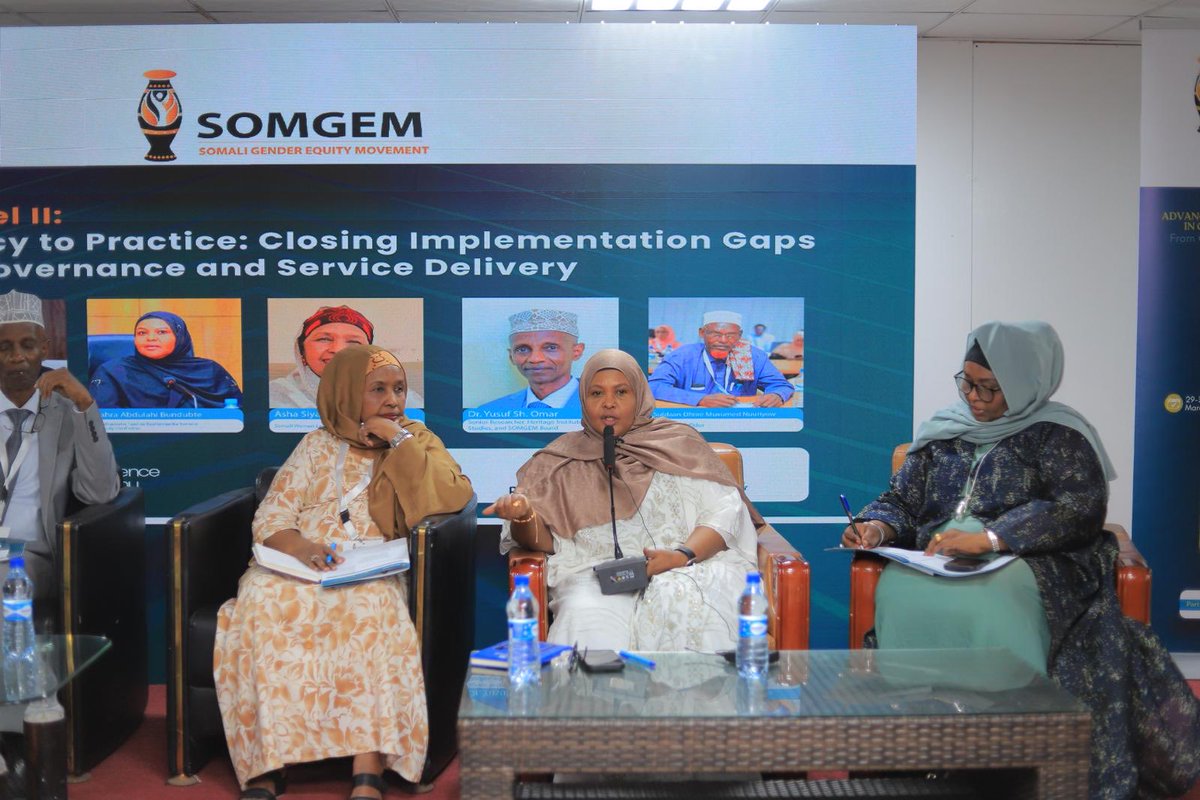 sgem2016's tweet photo. Everyone is listening intently as we wrap up Panel ll. 

#SGEMConference #GenderEquitySomalia #TenYearsofImpact
#UHiiliHaweenka https://t.co/aZVcM1Vtwz