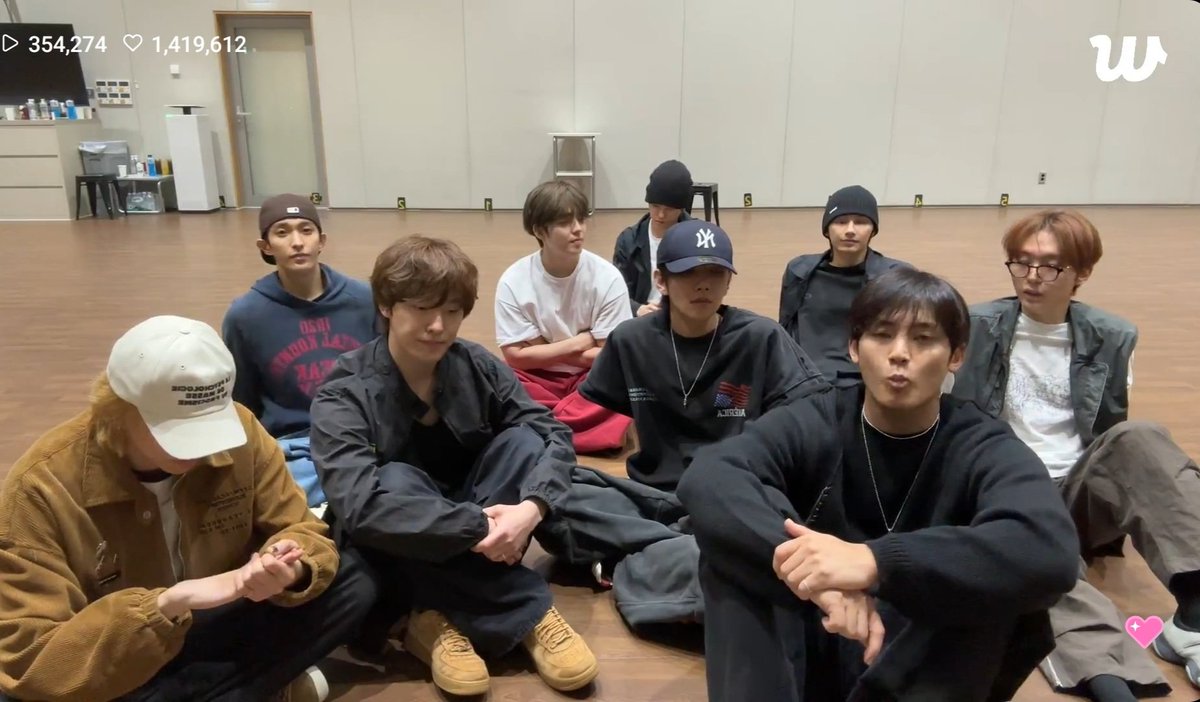 엘라 𝕖𝕝𝕝𝕒 | 첫 F19 tweet media