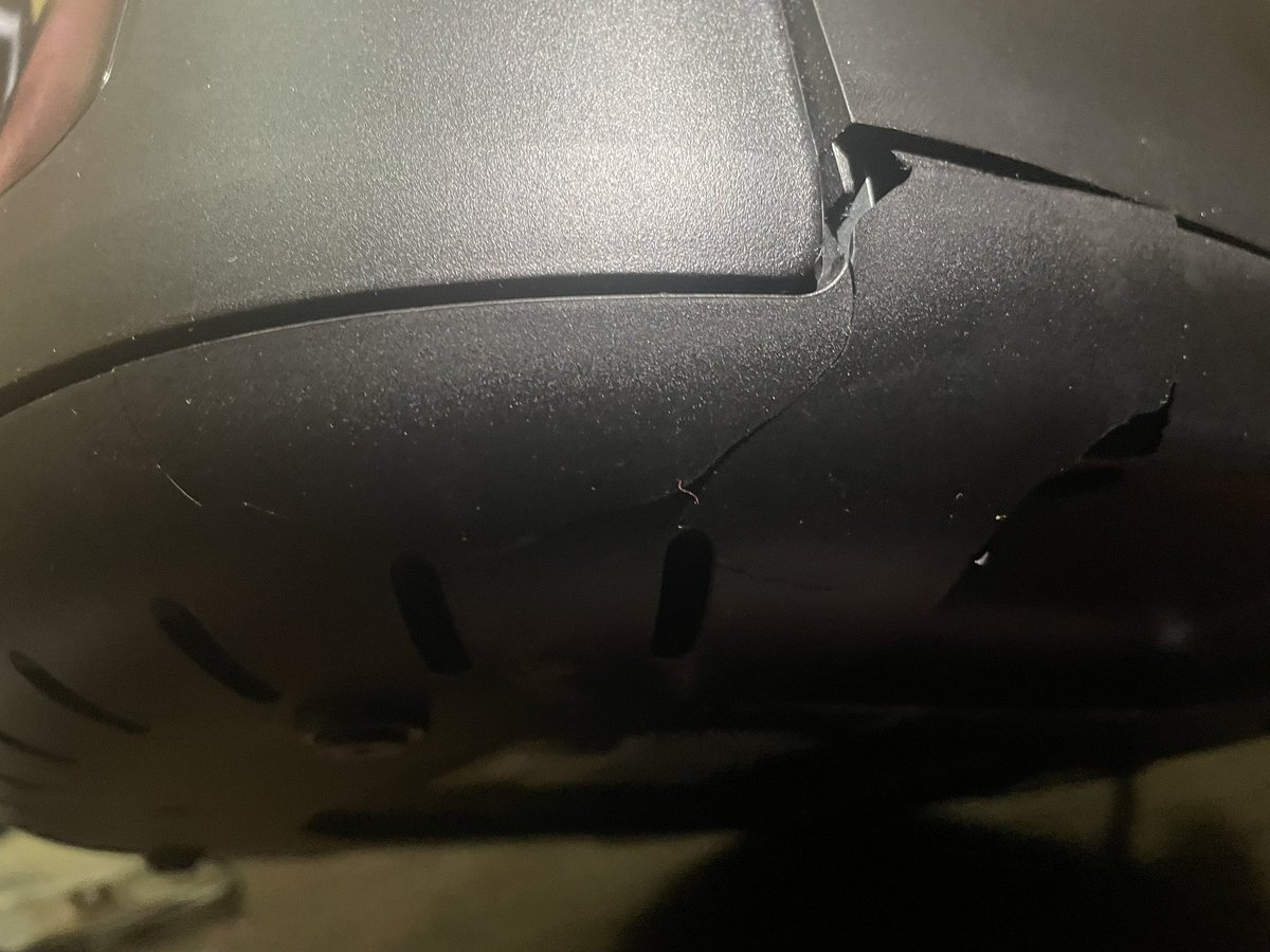 addictivefeed's tweet image. Ordered a Philips air fryer from @letsblinkit , but unfortunately received it broken 💔
I opened it a bit late and discovered the damage🙂really disappointed with this experience.
Hoping Blinkit supports and helps with a fair resolution. #Blinkit #CustomerExperience #Disappointed