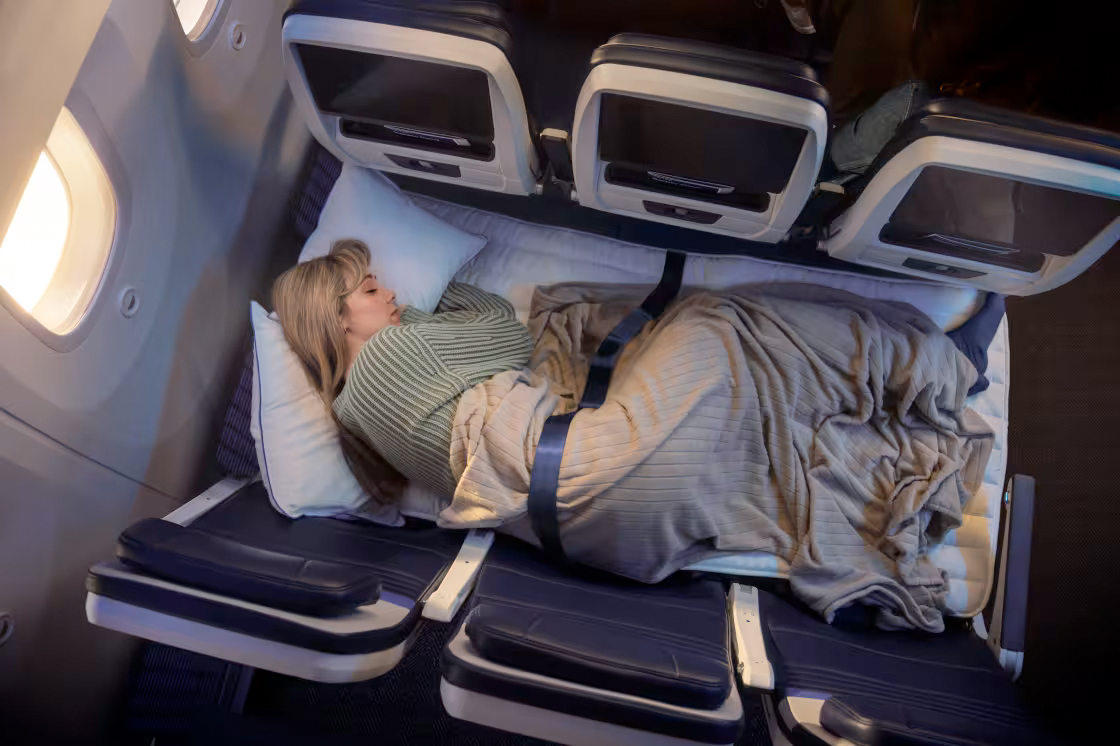PiotrBozyk's tweet image. .@united wprowadzi #RelaxRow w klasie ekonomicznej. Nowy produkt zadebiutuje w 2027 r. 👉 rynek-lotniczy.pl/wiadomosci/uni… #United will introduce Relax Row in economy class. The new product will debut in 2027.