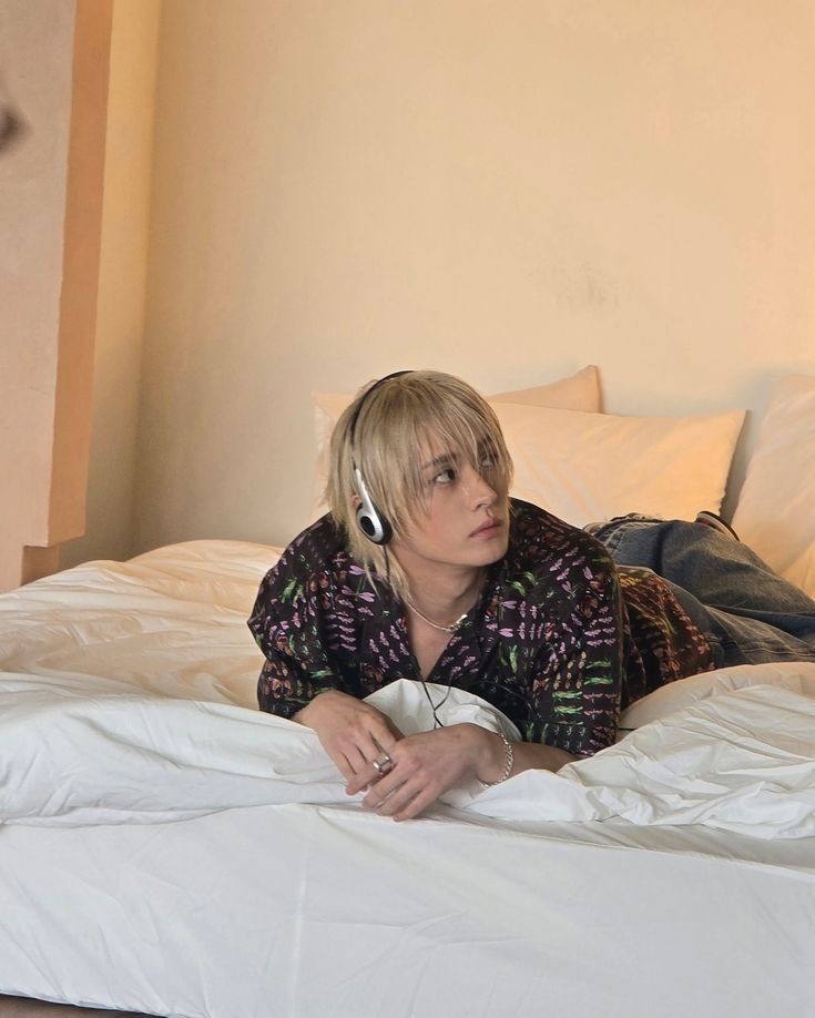 Base umum bisa follow @cornerfess tweet media