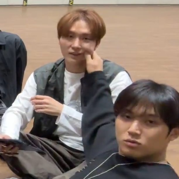 tia ᶻ 𝗓 𐰁 tweet media