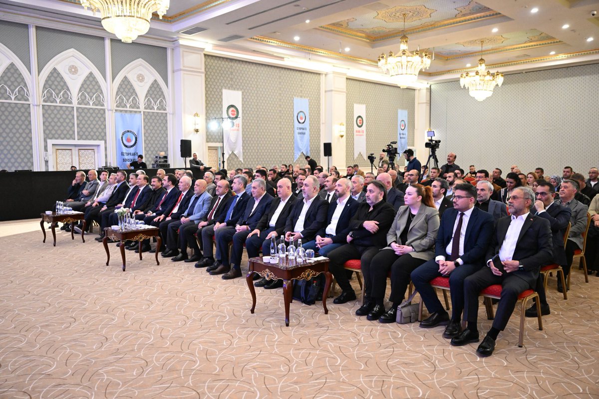 settaraslan's tweet photo. Hak-İş Konfederasyonumuza bağlı Öz Toprak-İş Sendikası’mızın 4. Olağan Genel Kurulu’na, Genel Sekreterimiz Ali Bilgin ile birlikte katılım sağladık.

Genel kurulda güven tazeleyerek yeniden Genel Başkanlığa seçilen Metin Özben’i ve kıymetli Yönetim Kurulu üyelerini tebrik ediyor; yeni dönemde yapacakları çalışmaların başta emekçi kardeşlerimiz olmak üzere teşkilatımıza ve çalışma hayatımıza hayırlı olmasını diliyorum.