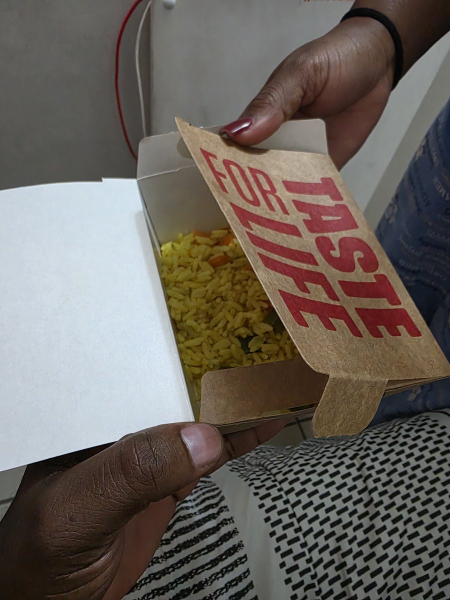therealrabe's tweet photo. Dear @SpurRestaurant please explain to me where the rest of the rice went, 2 boxes of rices that seems like it was poured in with a teaspoon https://t.co/pPKQTK06dg