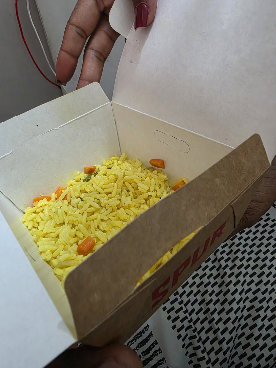 therealrabe's tweet photo. Dear @SpurRestaurant please explain to me where the rest of the rice went, 2 boxes of rices that seems like it was poured in with a teaspoon https://t.co/pPKQTK06dg