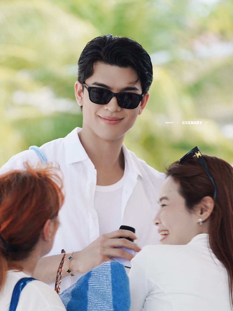 哥们老钱风

#MamixJossGawinMaldivesTrip
#JossWayar