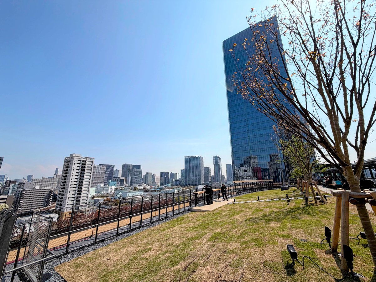 maroke_jp's tweet photo. MoN Takanawa、昨日撮ったどの角度の写真を見ても、完成予想のパース通りですごい！
細かいパネルの配置や植物の配置もパース通り。 https://t.co/EoZxC851qp