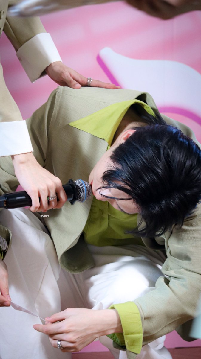 ❥･• พะพวย • ʙᴇᴠᴇʀɪs🌳⛅️ tweet media