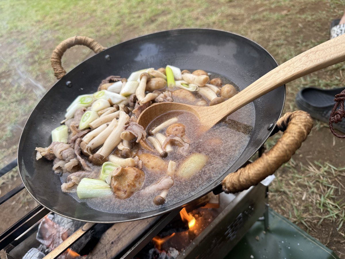 ほら、おぢさんの、こんにゃくを入れ忘れた、情けない、芋煮だよ (切腹) 